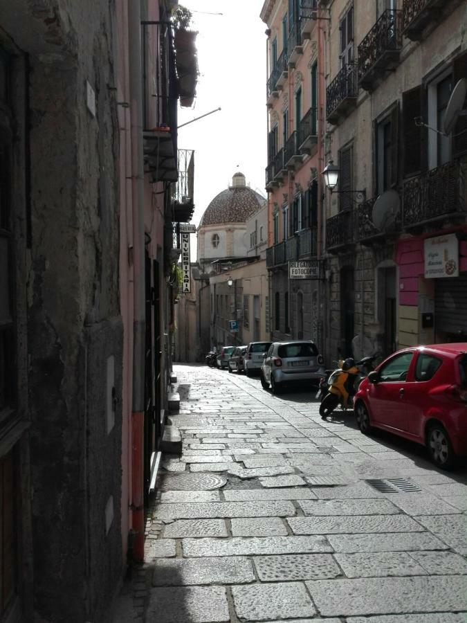 Al Centro Di Cagliari Apartamento Exterior foto