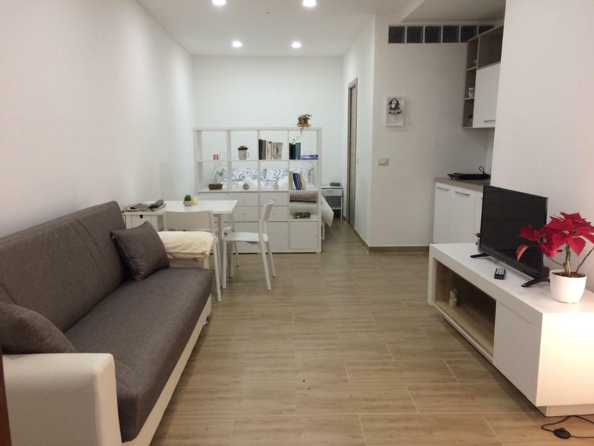 Al Centro Di Cagliari Apartamento Exterior foto